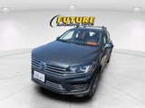 Used 2016 Volkswagen Touareg VR6 image 2