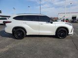 Certified 2023 Toyota Highlander XSE image 2