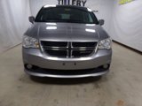 Used 2017 Dodge Grand Caravan SXT image 2
