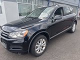 Used 2014 Volkswagen Touareg Sport image 2