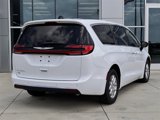 New 2025 Chrysler Pacifica Select image 4