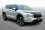 Used 2023 Mitsubishi Outlander SE image 2