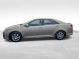 Used 2013 Toyota Camry LE image 2