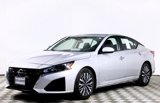 Used 2023 Nissan Altima 2.5 SV w/ SV Premium Package image 3
