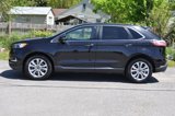 Used 2023 Ford Edge Titanium image 2