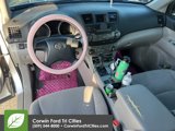 Used 2011 Toyota Highlander 2WD image 2