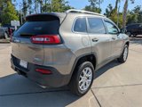 Used 2018 Jeep Cherokee Latitude Plus w/ Comfort/Convenience Group image 3