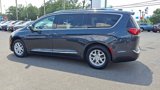 Used 2020 Chrysler Pacifica Touring-L image 5
