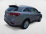 Used 2020 Kia Sorento LX w/ LX I4 Convenience Package image 5