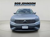 Used 2022 Volkswagen Tiguan SE image 2