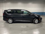 Used 2020 Chrysler Pacifica Touring-L image 2