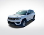 Used 2023 Jeep Grand Cherokee Laredo image 1