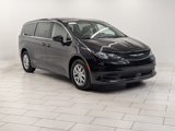 Used 2022 Chrysler Voyager LX image 2