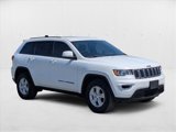 Used 2017 Jeep Grand Cherokee Laredo image 3