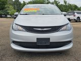 Used 2023 Chrysler Voyager LX image 2