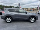 Used 2016 Nissan Rogue SV w/ SV Moonroof Package image 4