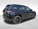 Used 2024 Jeep Grand Cherokee Altitude image 4