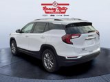 Used 2024 GMC Terrain SLT image 3