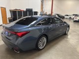 Used 2019 Toyota Avalon Limited image 5