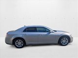 Used 2018 Chrysler 300 Touring L image 4