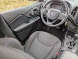 Used 2019 Jeep Cherokee Latitude w/ Popular Appearance Group image 3