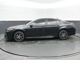 Used 2021 Toyota Camry SE image 2