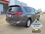 Used 2023 Chrysler Pacifica Touring-L image 5