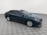 Used 2020 Toyota Camry LE image 3
