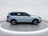 Used 2020 Nissan Pathfinder SV image 2