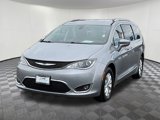 Used 2018 Chrysler Pacifica Touring-L Plus image 3