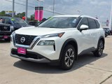 Used 2021 Nissan Rogue SV image 2