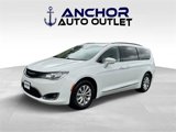 Used 2017 Chrysler Pacifica Touring-L w/ 13 Speaker Alpine Sound Group image 2