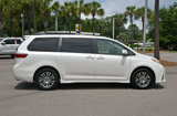 Used 2019 Toyota Sienna XLE Premium image 2