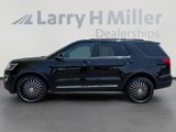 Used 2017 Ford Explorer XLT image 2
