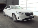 Used 2025 BMW 540i xDrive w/ Premium Package image 2