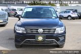 Used 2018 Volkswagen Tiguan SE w/ Panoramic Sunroof Package image 2