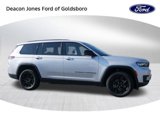 Used 2024 Jeep Grand Cherokee L Laredo image 2