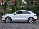 Certified 2018 Porsche Macan image 2
