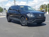 Used 2021 Volkswagen Tiguan SE image 2