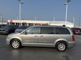 Used 2016 Chrysler Town & Country Touring w/ Driver Convenience Group image 6