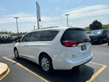 Used 2019 Chrysler Pacifica Touring-L image 5