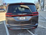 Used 2023 Chrysler Pacifica Limited image 4