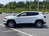 Used 2024 Jeep Compass Latitude image 2