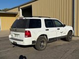 Used 2004 Ford Explorer XLT image 4