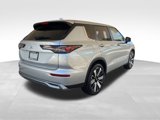 New 2025 Mitsubishi Outlander SE image 3
