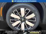 New 2025 Mitsubishi Outlander SE image 5