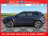 Used 2017 Jeep Cherokee Trailhawk image 2