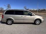 Used 2014 Chrysler Town & Country Touring image 4