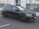 Used 2023 Volkswagen Tiguan SE R-Line image 2