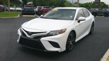 Used 2020 Toyota Camry SE image 2
